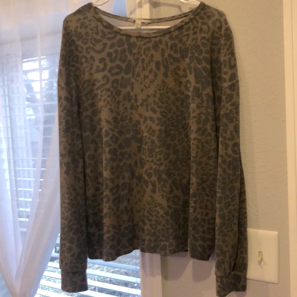 Cheatah print long sleeve shirt